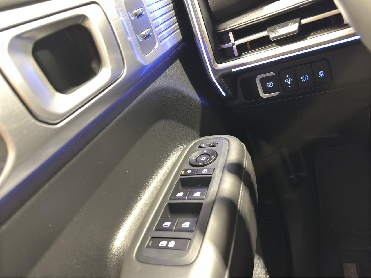 2024 Hyundai Santa Fe Luxury | Reverse Cam | Heated Seats Photo