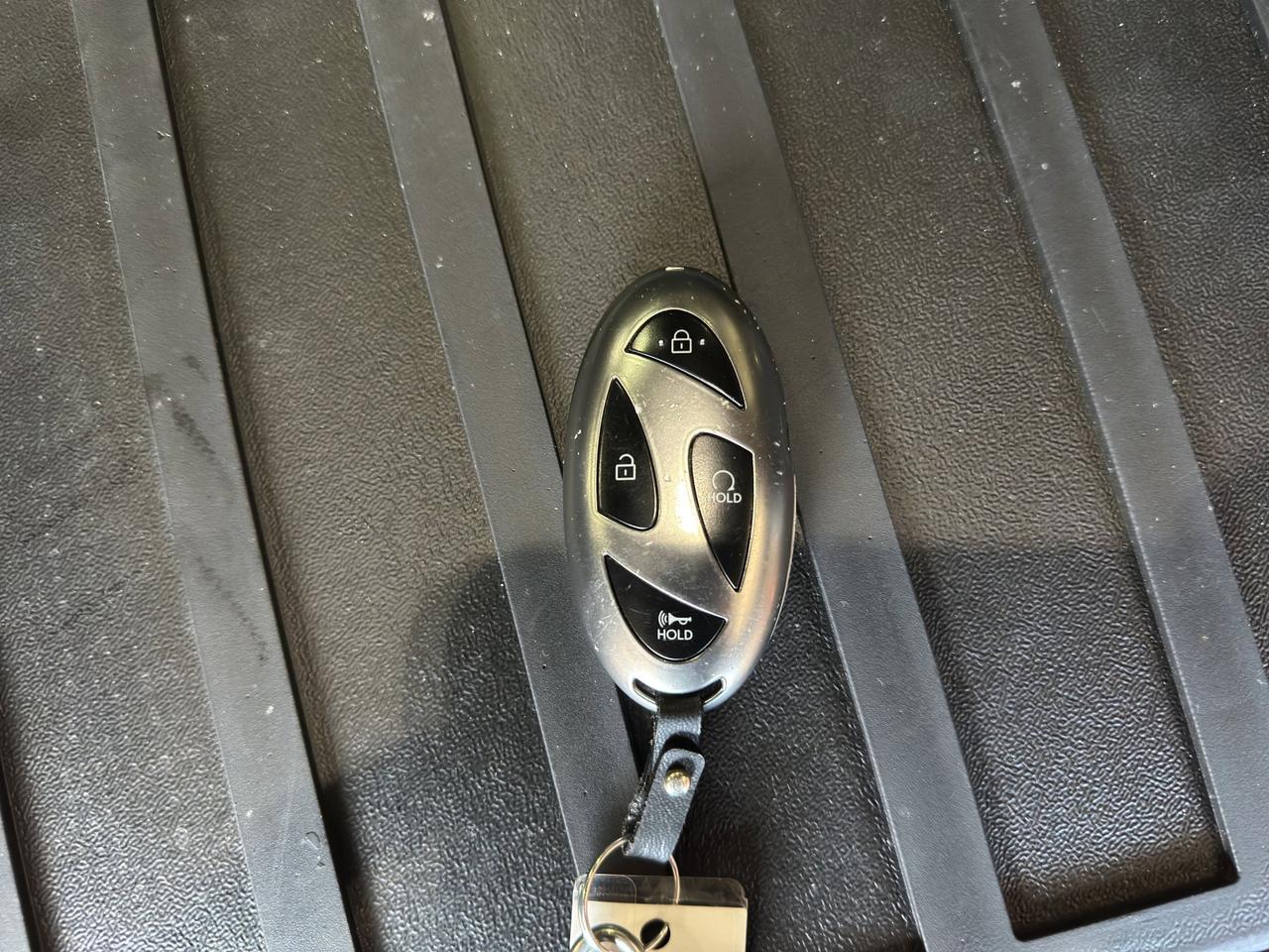 2024 Hyundai Santa Fe Luxury | Reverse Cam | Heated Seats Photo