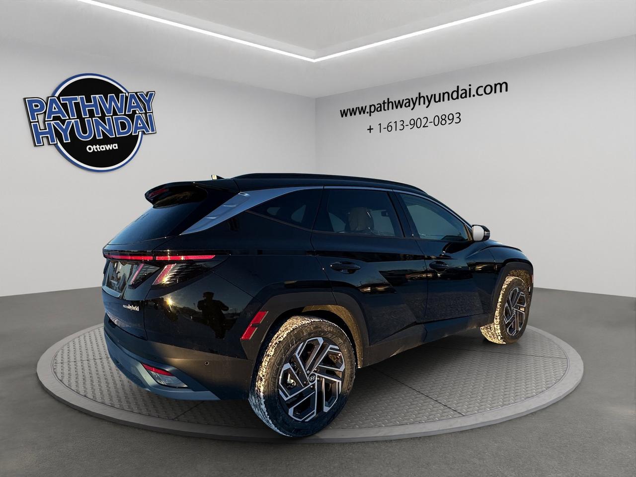 2026 Hyundai Tucson Hybrid Ultimate Photo3