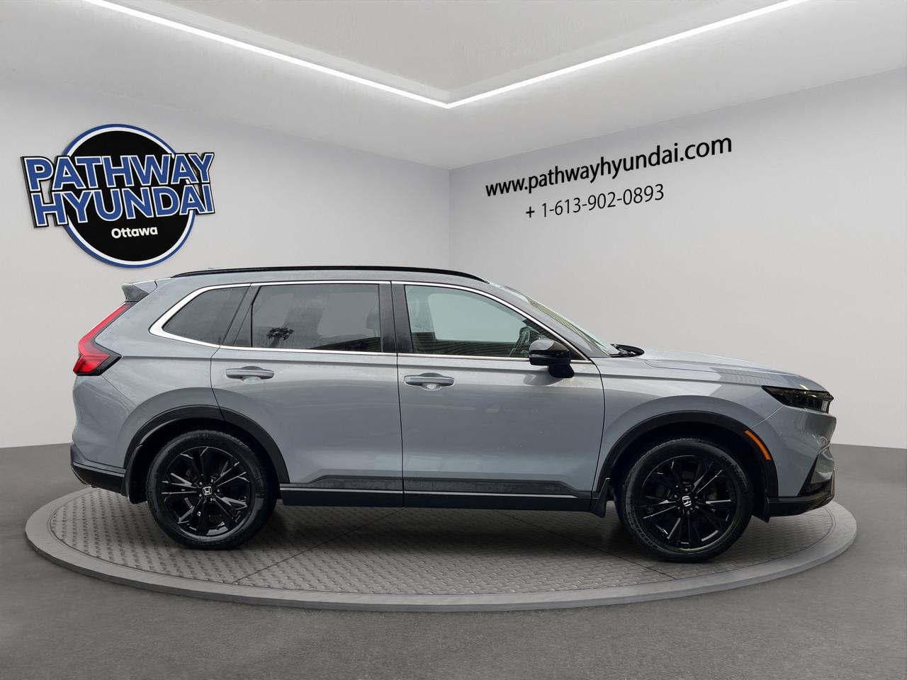 2023 Honda CR-V Hybrid Touring | Reverse Cam | Heated Seats Photo