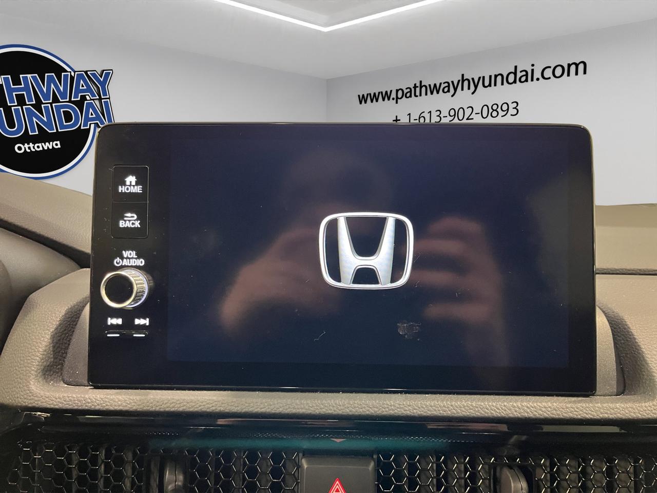 2023 Honda CR-V Hybrid Touring | Reverse Cam | Heated Seats Photo