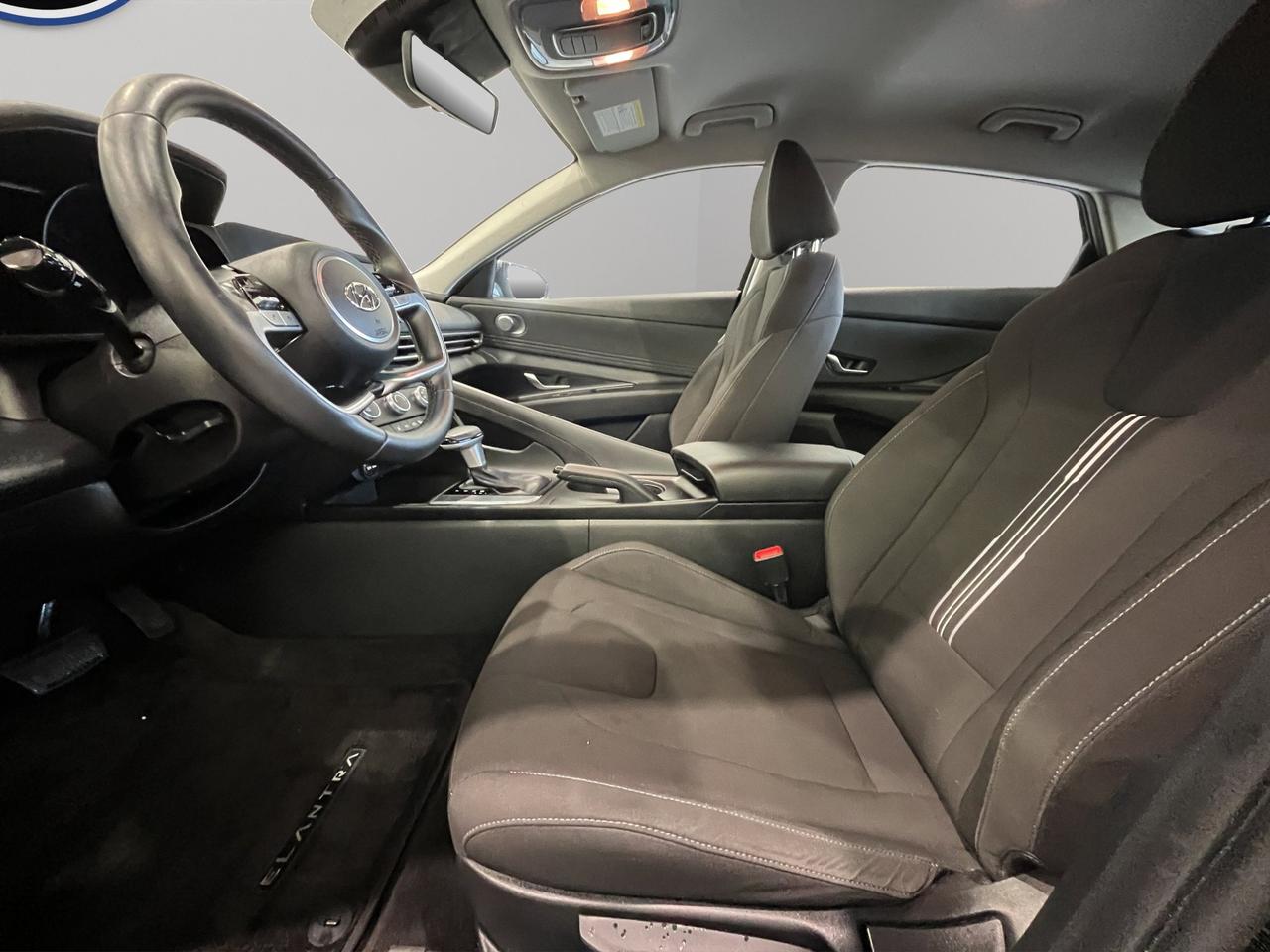 2023 Hyundai Elantra Preferred | Reverse Cam | Heated Seats Photo