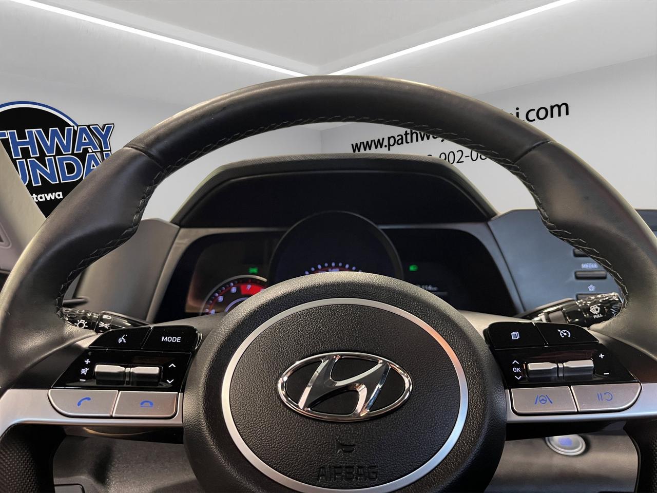 2023 Hyundai Elantra Preferred | Reverse Cam | Heated Seats Photo