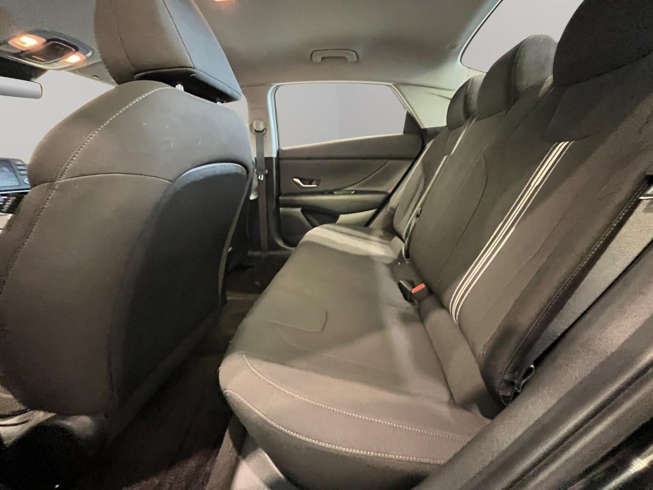 2023 Hyundai Elantra Preferred | Reverse Cam | Heated Seats Photo