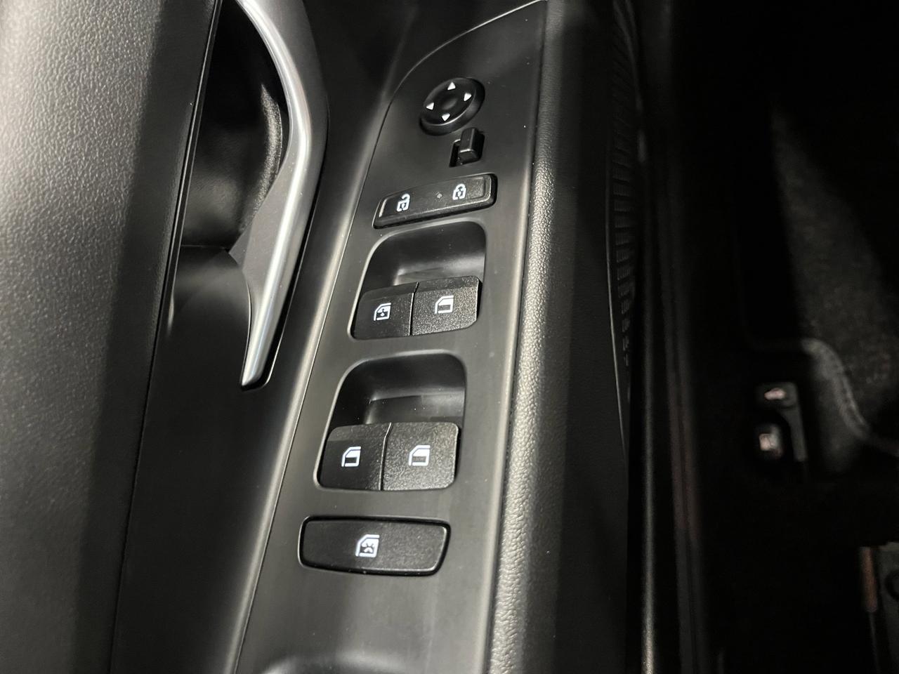 2023 Hyundai Elantra Preferred | Reverse Cam | Heated Seats Photo
