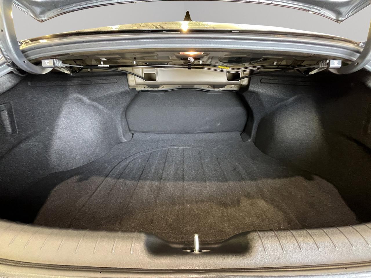 2023 Hyundai Elantra Preferred | Reverse Cam | Heated Seats Photo