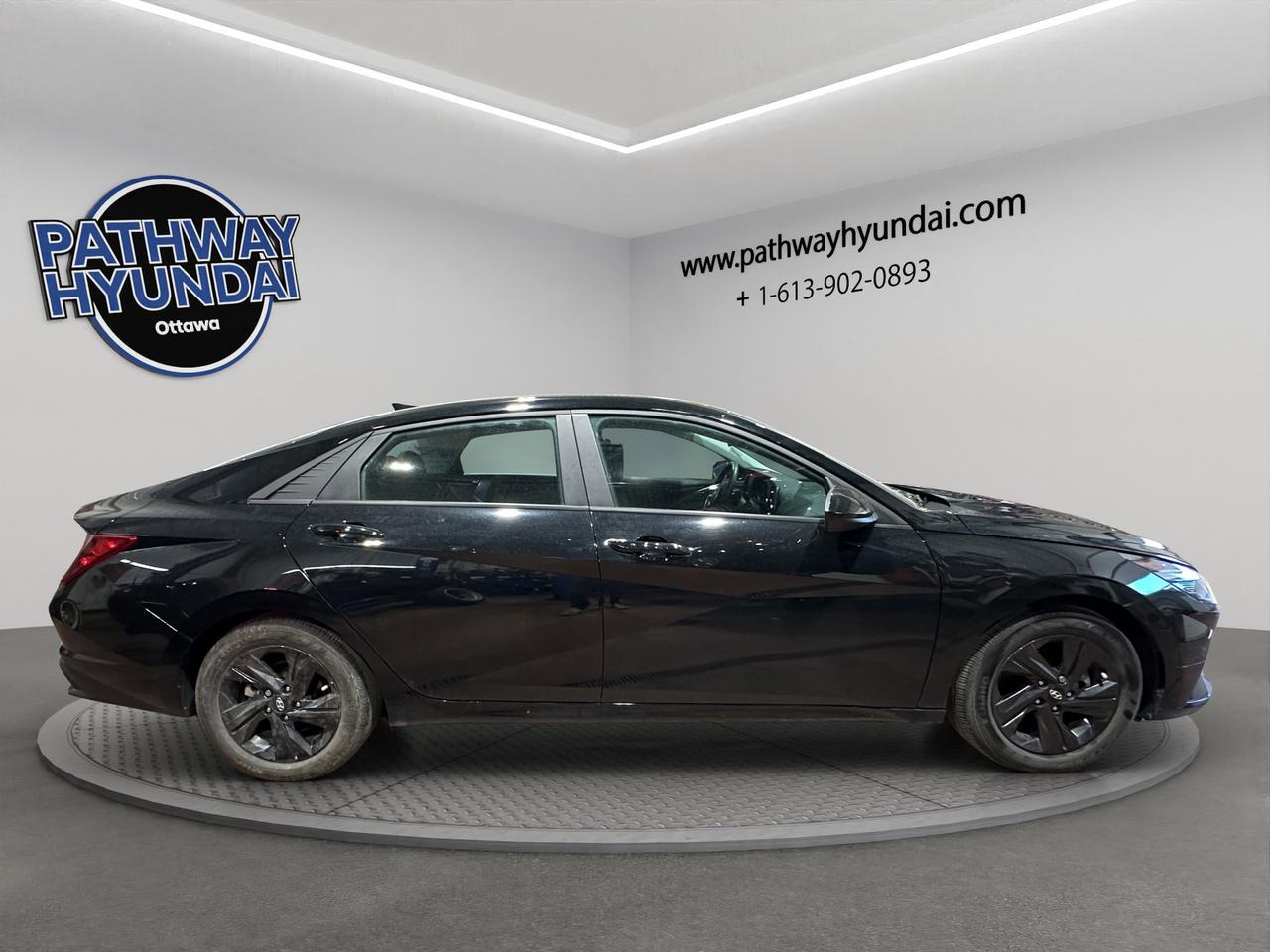 2023 Hyundai Elantra Preferred | Reverse Cam | Heated Seats Photo