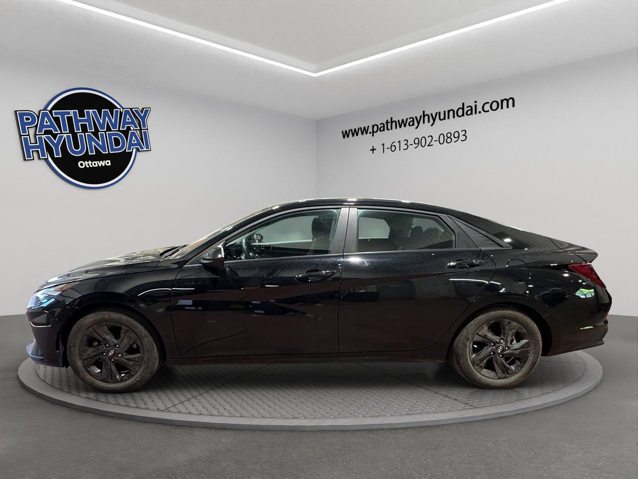 2023 Hyundai Elantra Preferred | Reverse Cam | Heated Seats Photo