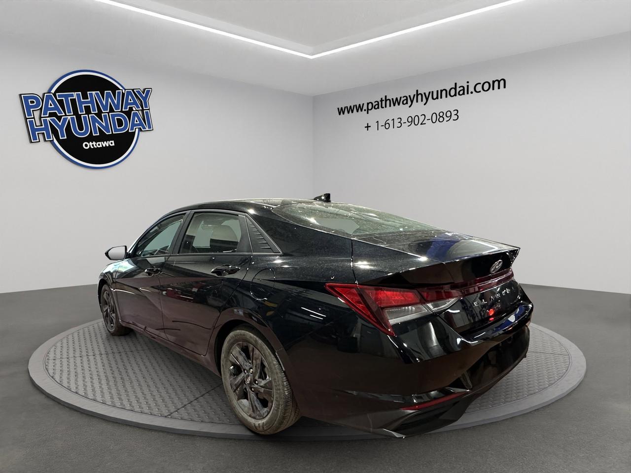 2023 Hyundai Elantra Preferred | Reverse Cam | Heated Seats Photo