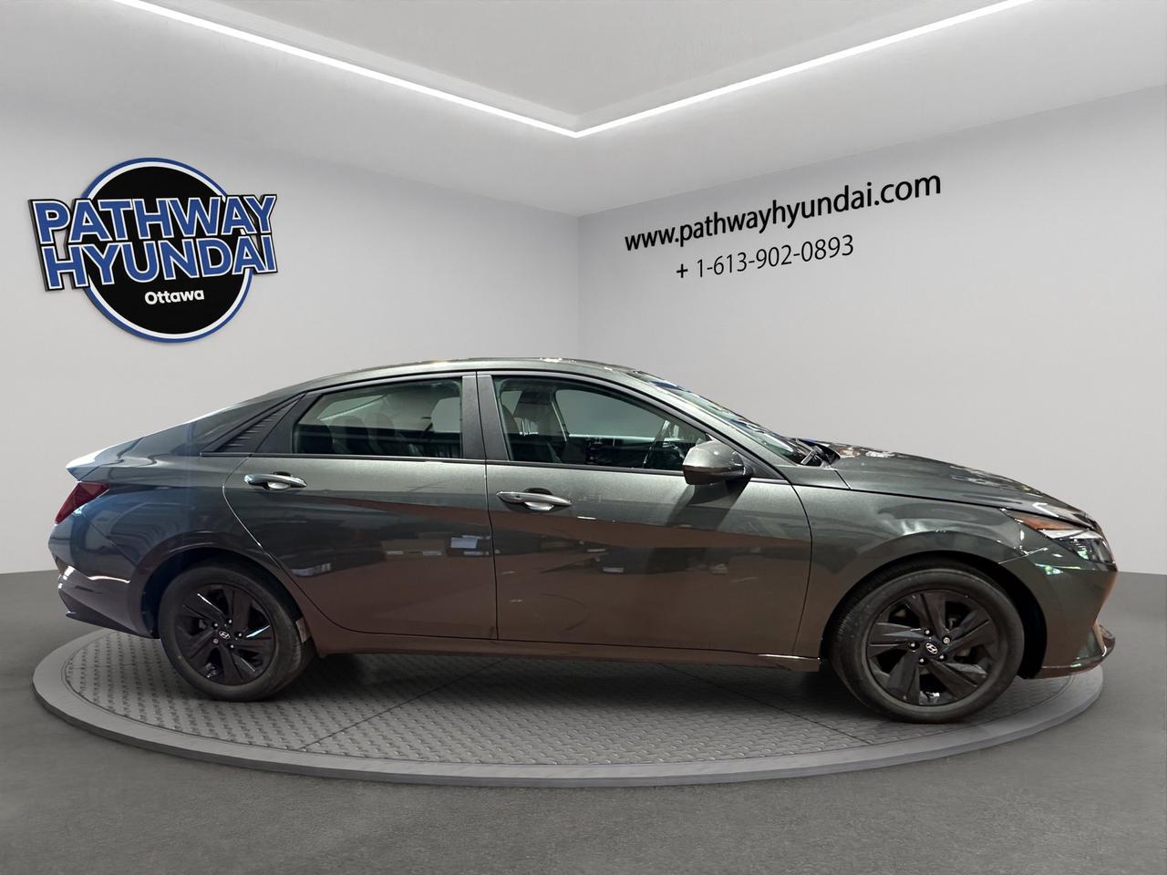 2023 Hyundai Elantra Preferred | Reverse Cam | Heated Seats Photo
