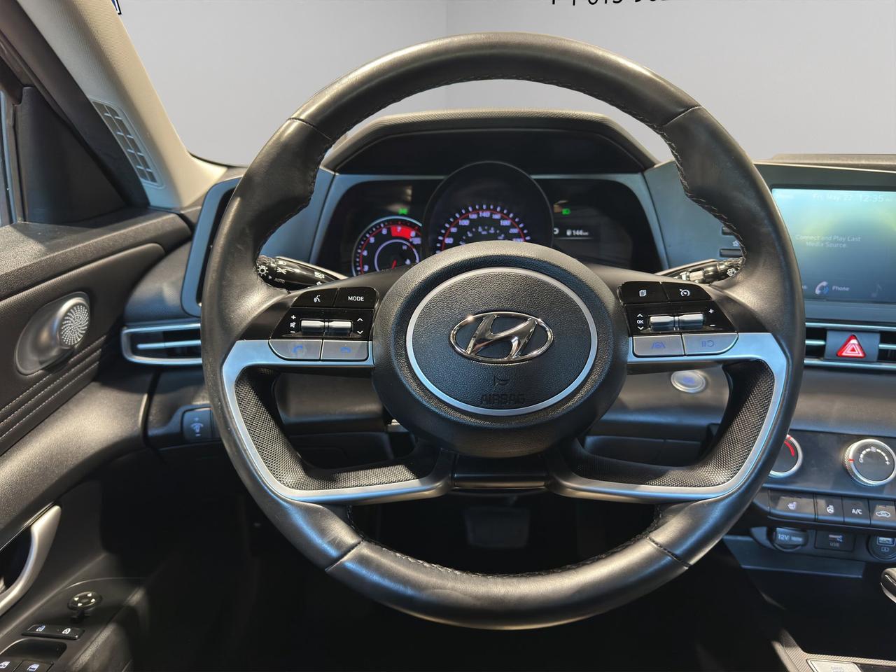 2023 Hyundai Elantra Preferred | Reverse Cam | Heated Seats Photo