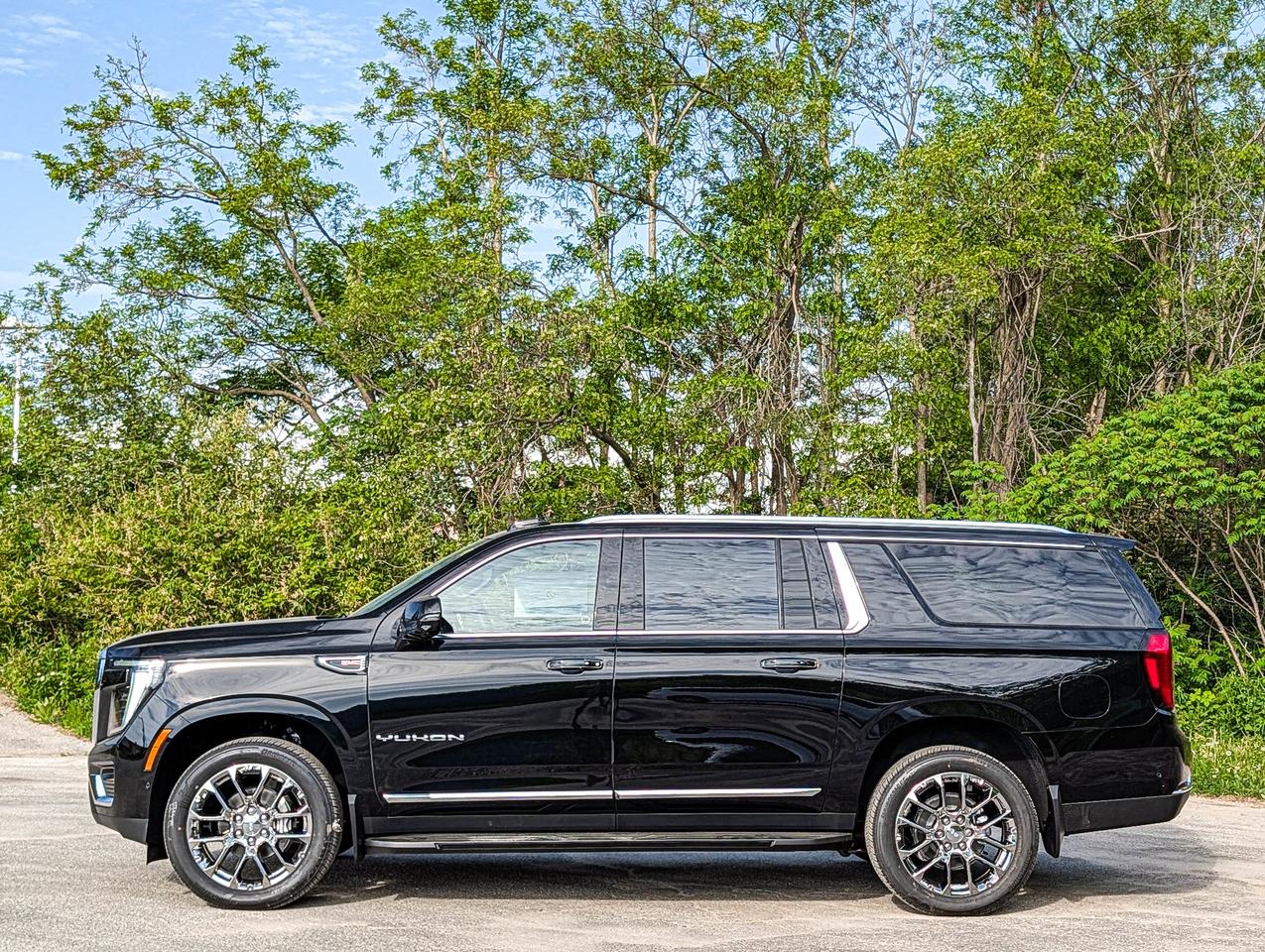 2026 GMC Yukon XL Elevation Photo