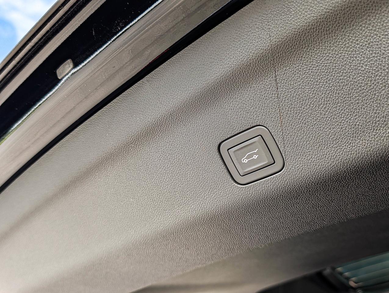 2026 GMC Yukon XL Elevation Photo