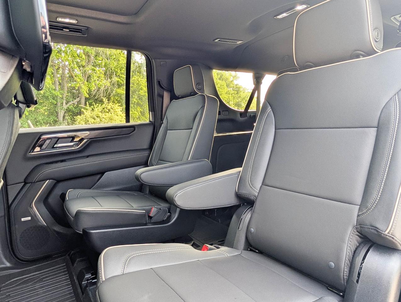 2026 GMC Yukon XL Elevation Photo