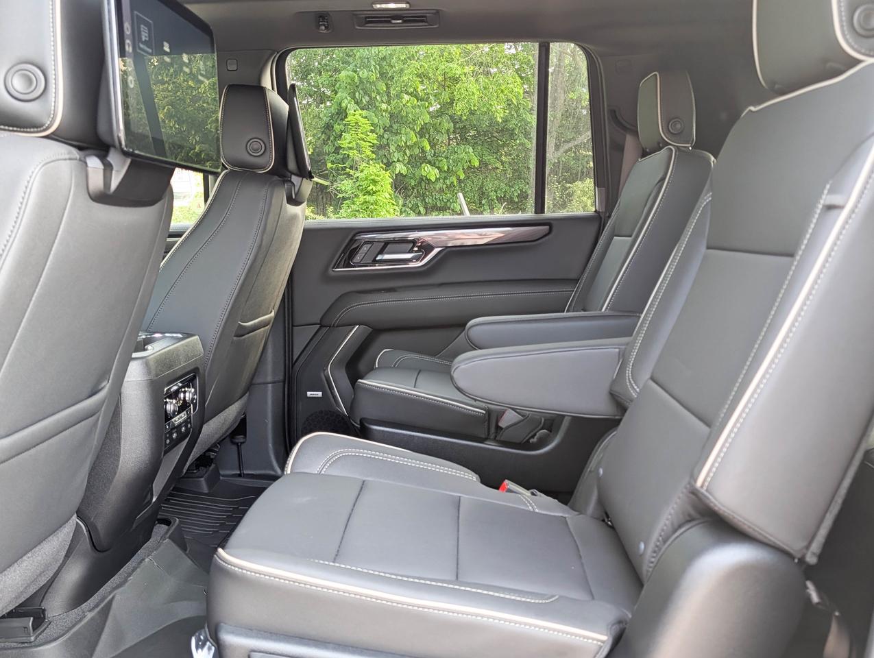 2026 GMC Yukon XL Elevation Photo