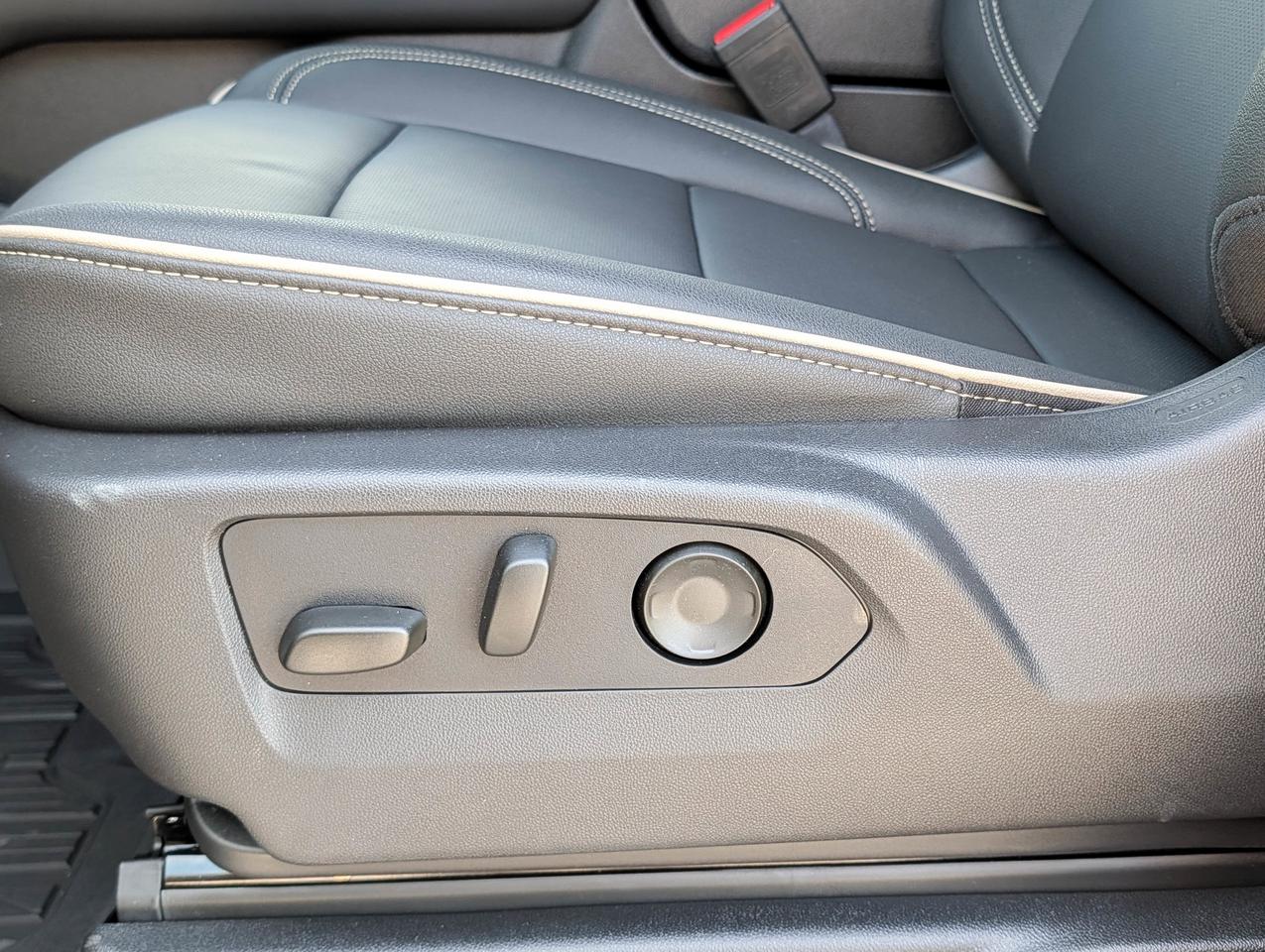 2026 GMC Yukon XL Elevation Photo