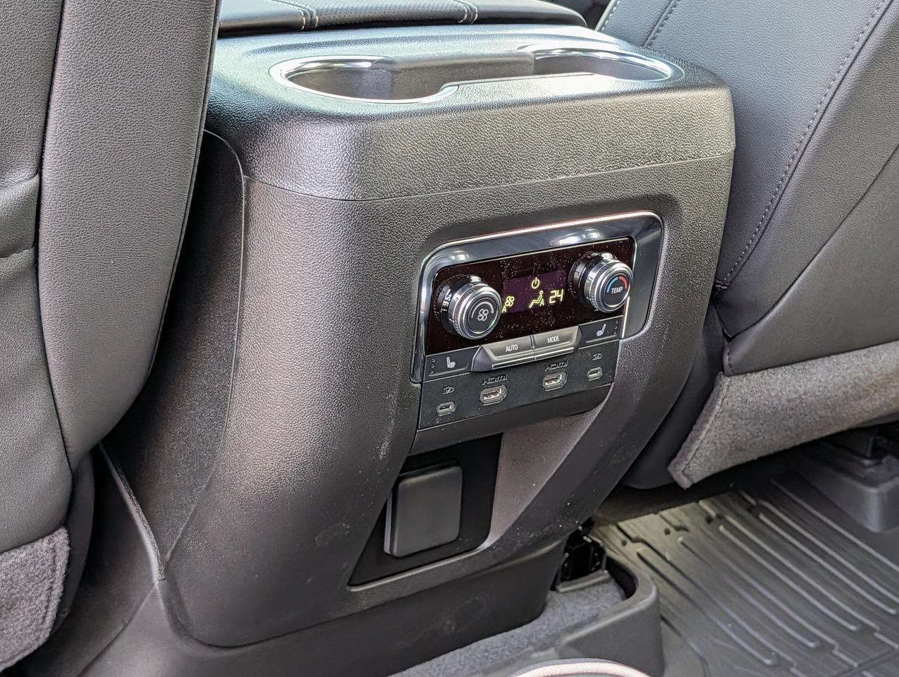 2026 GMC Yukon XL Elevation Photo