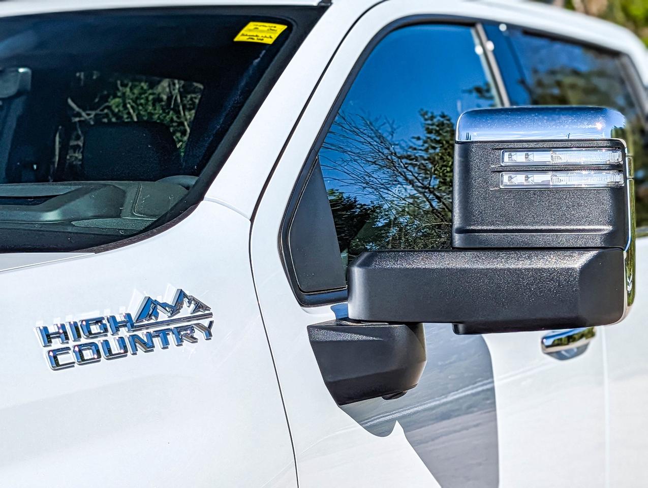 2026 Chevrolet SILVERADO 2500HD High Country Photo4