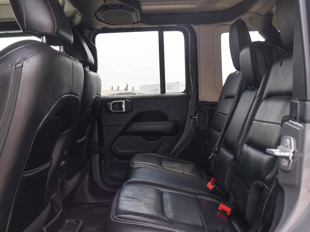 2018 Jeep WRANGLER UNLIMITED Sahara Photo