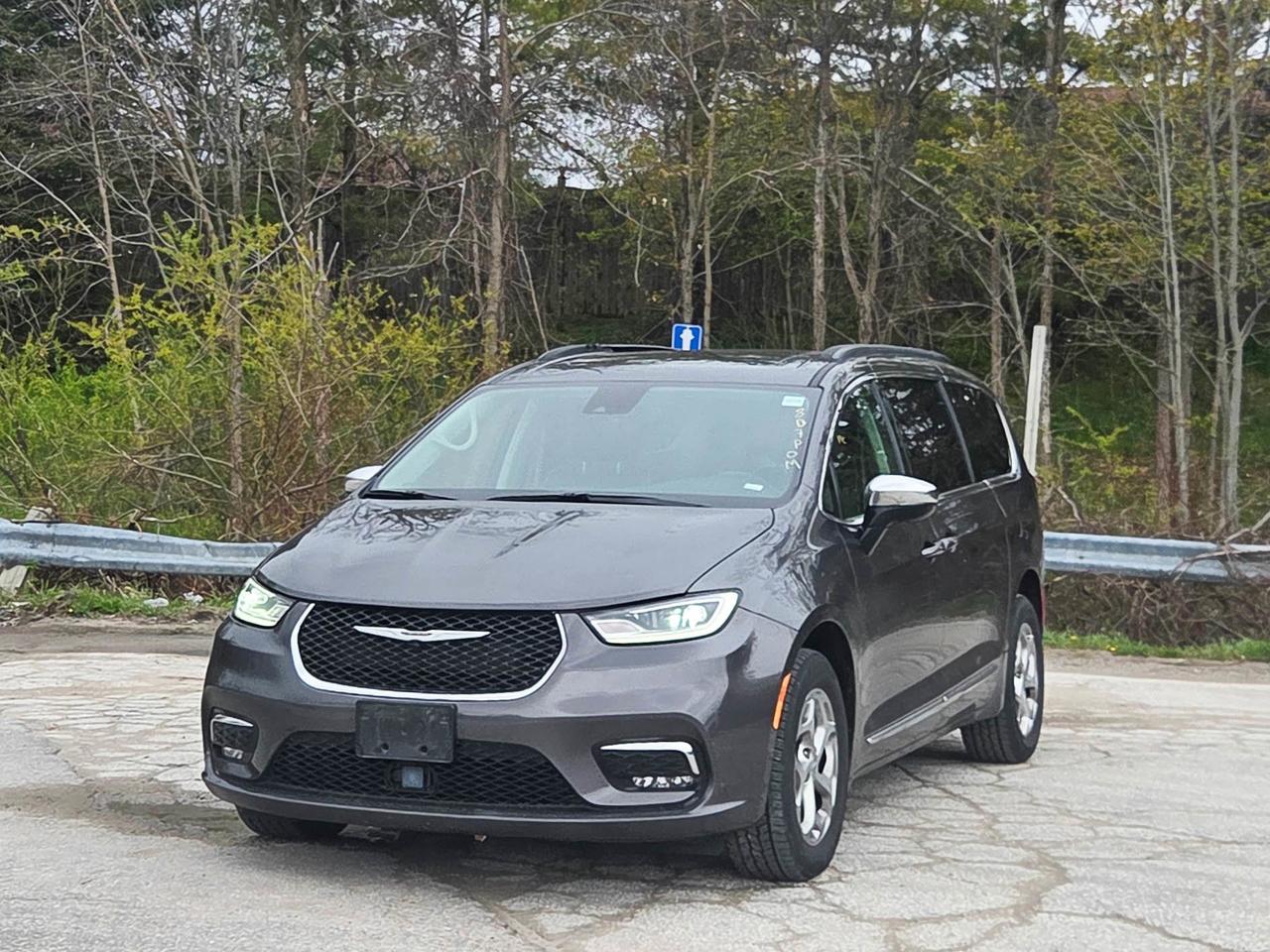 2023 Chrysler Pacifica Limited Photo