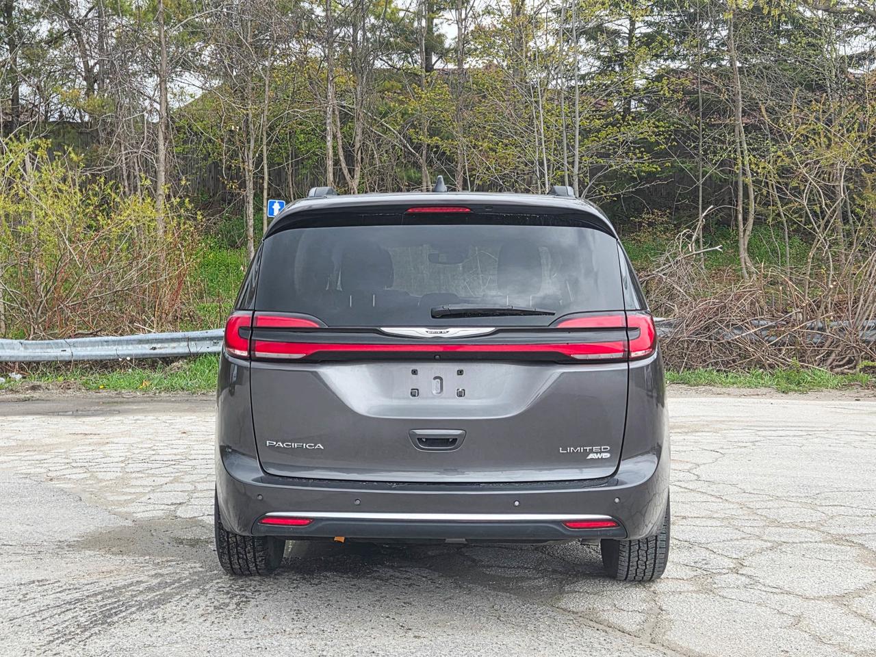 2023 Chrysler Pacifica Limited Photo