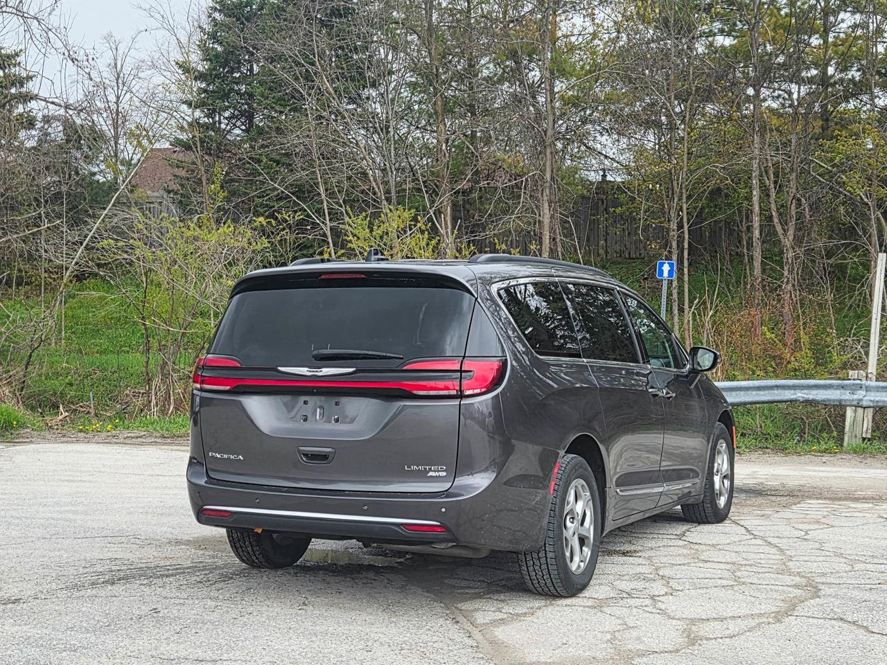 2023 Chrysler Pacifica Limited Photo