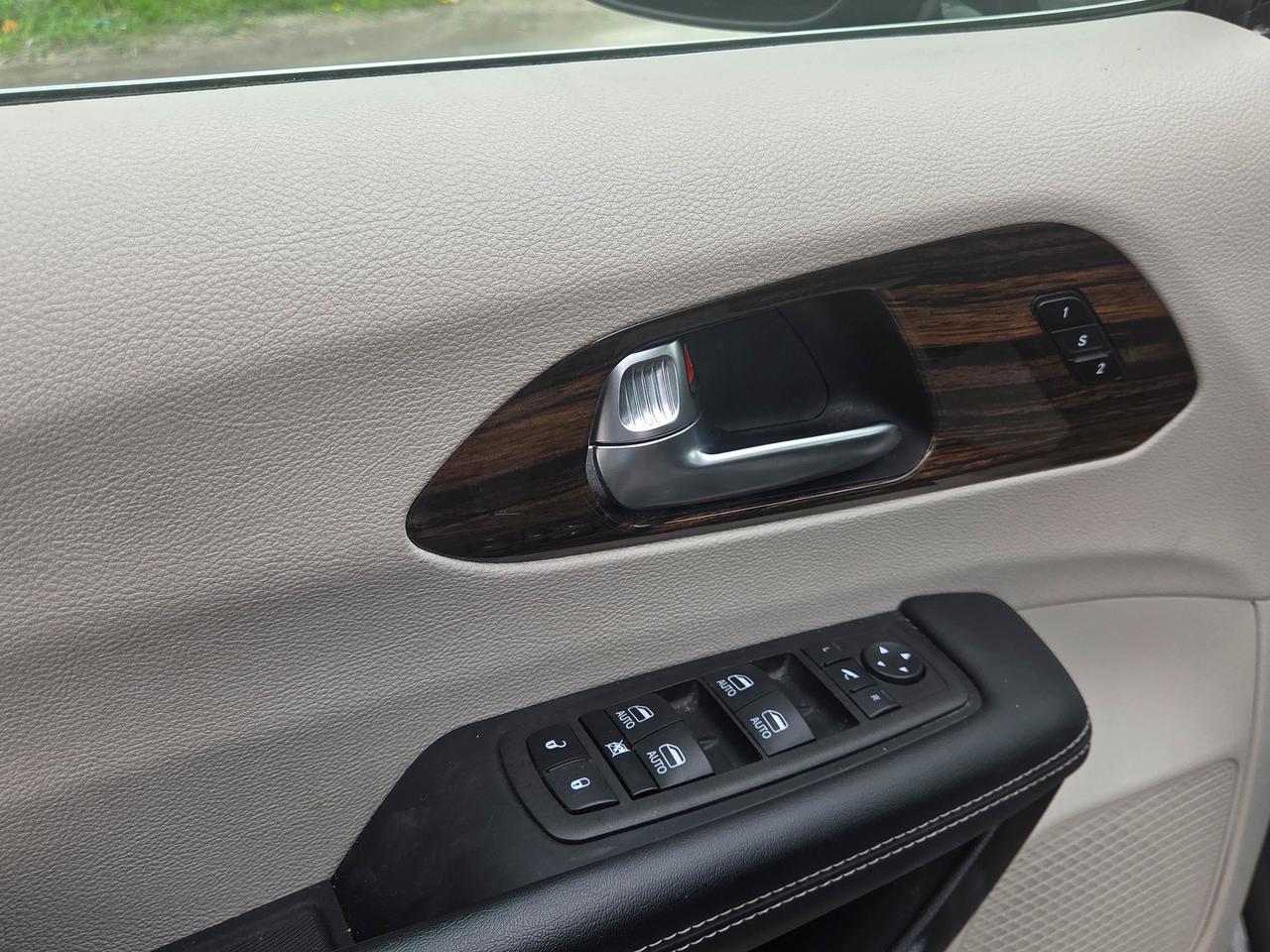 2023 Chrysler Pacifica Limited Photo