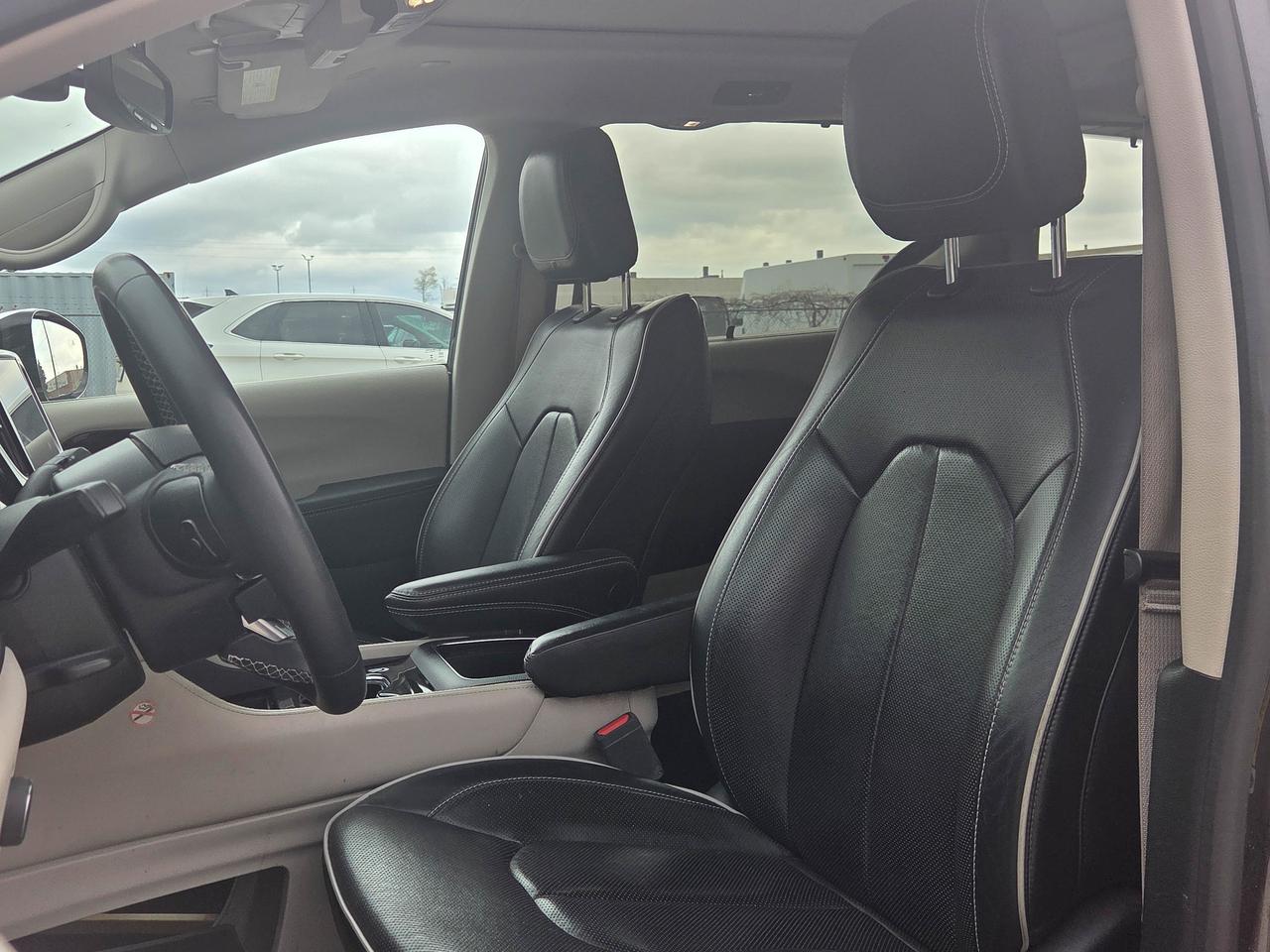 2023 Chrysler Pacifica Limited Photo