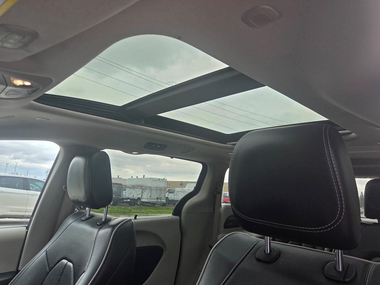 2023 Chrysler Pacifica Limited Photo
