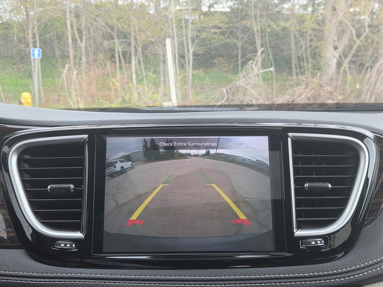 2023 Chrysler Pacifica Limited Photo