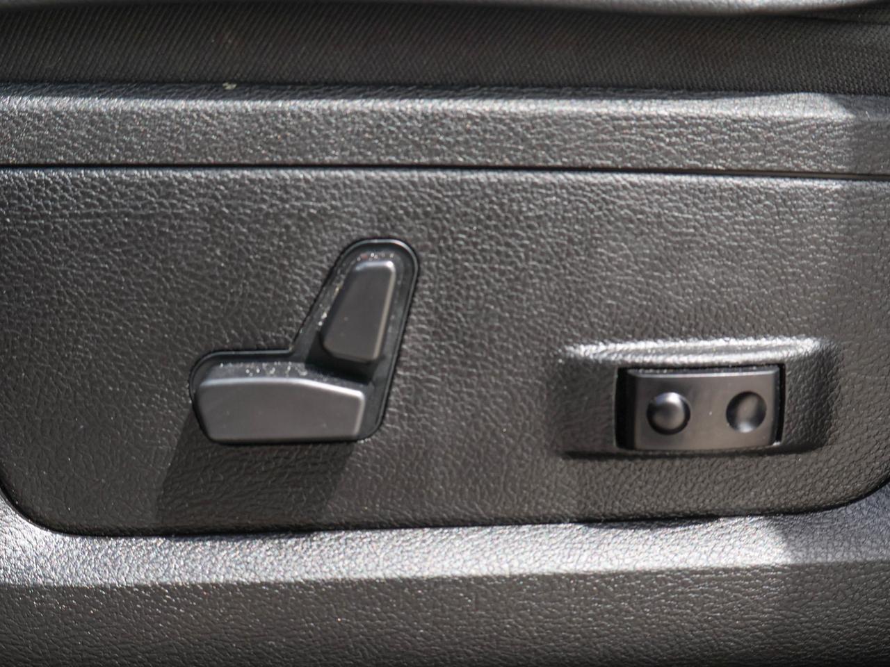 2024 RAM 1500 Classic WARLOCK Photo
