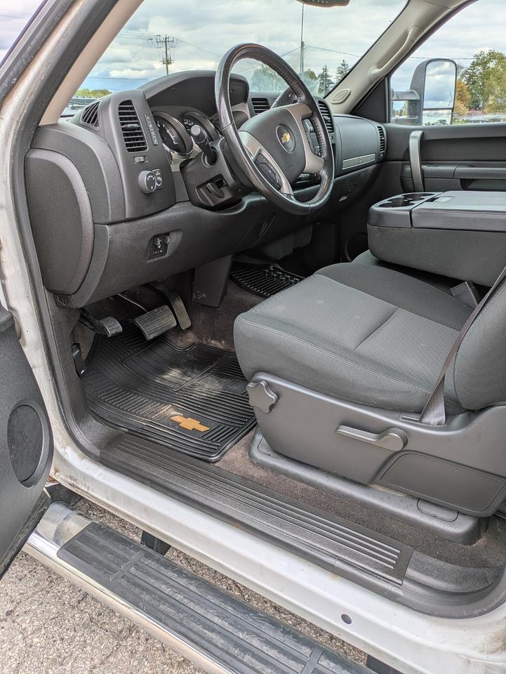 2014 Chevrolet Silverado 3500 LT Photo