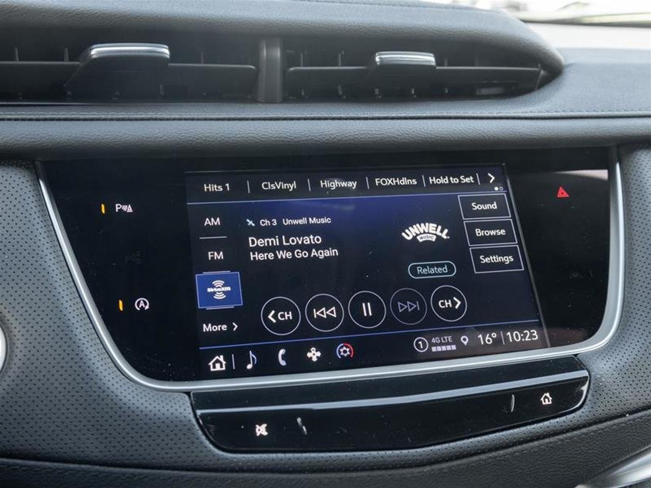 2026 Cadillac XT5 Luxury Photo