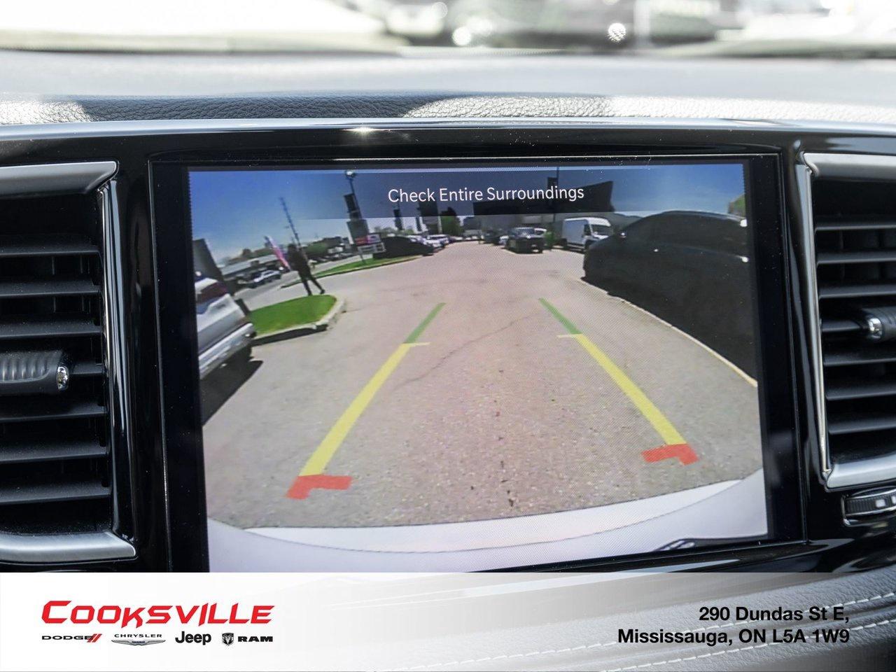 2024 Chrysler Pacifica Limited FWD Photo