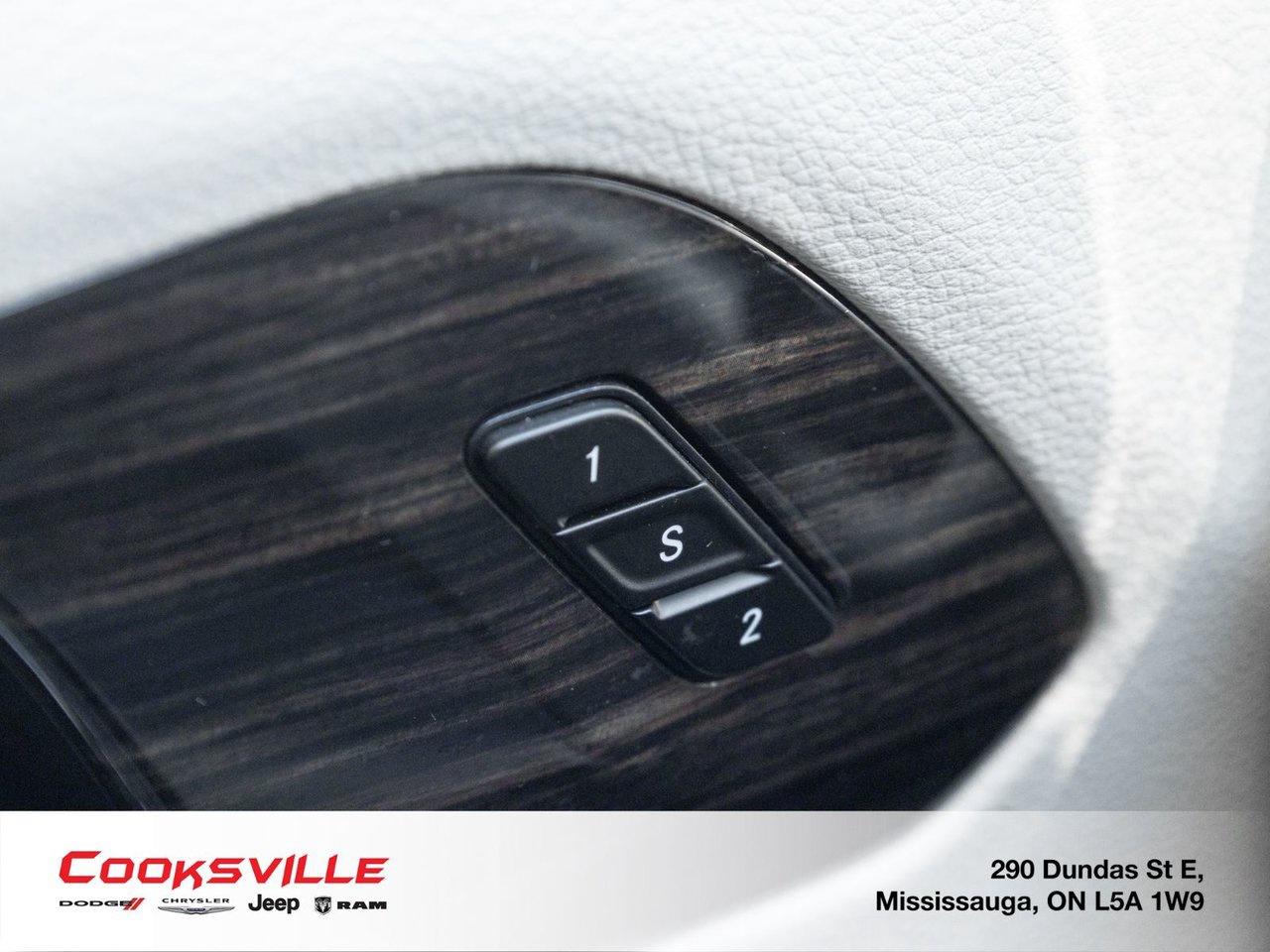 2024 Chrysler Pacifica Limited FWD Photo