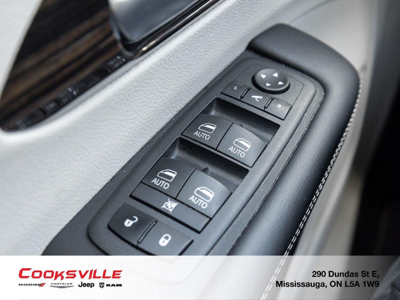 2024 Chrysler Pacifica Limited FWD Photo