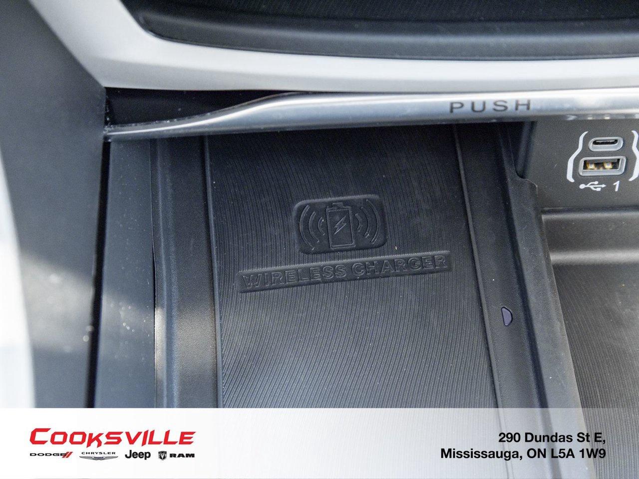 2024 Chrysler Pacifica Limited FWD Photo
