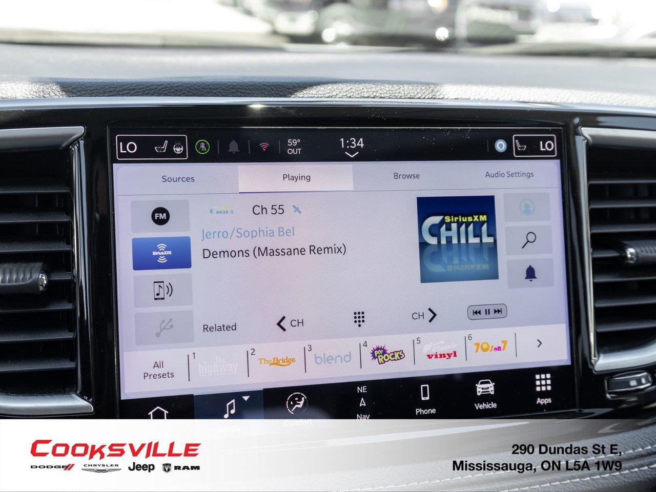 2024 Chrysler Pacifica Limited FWD Photo