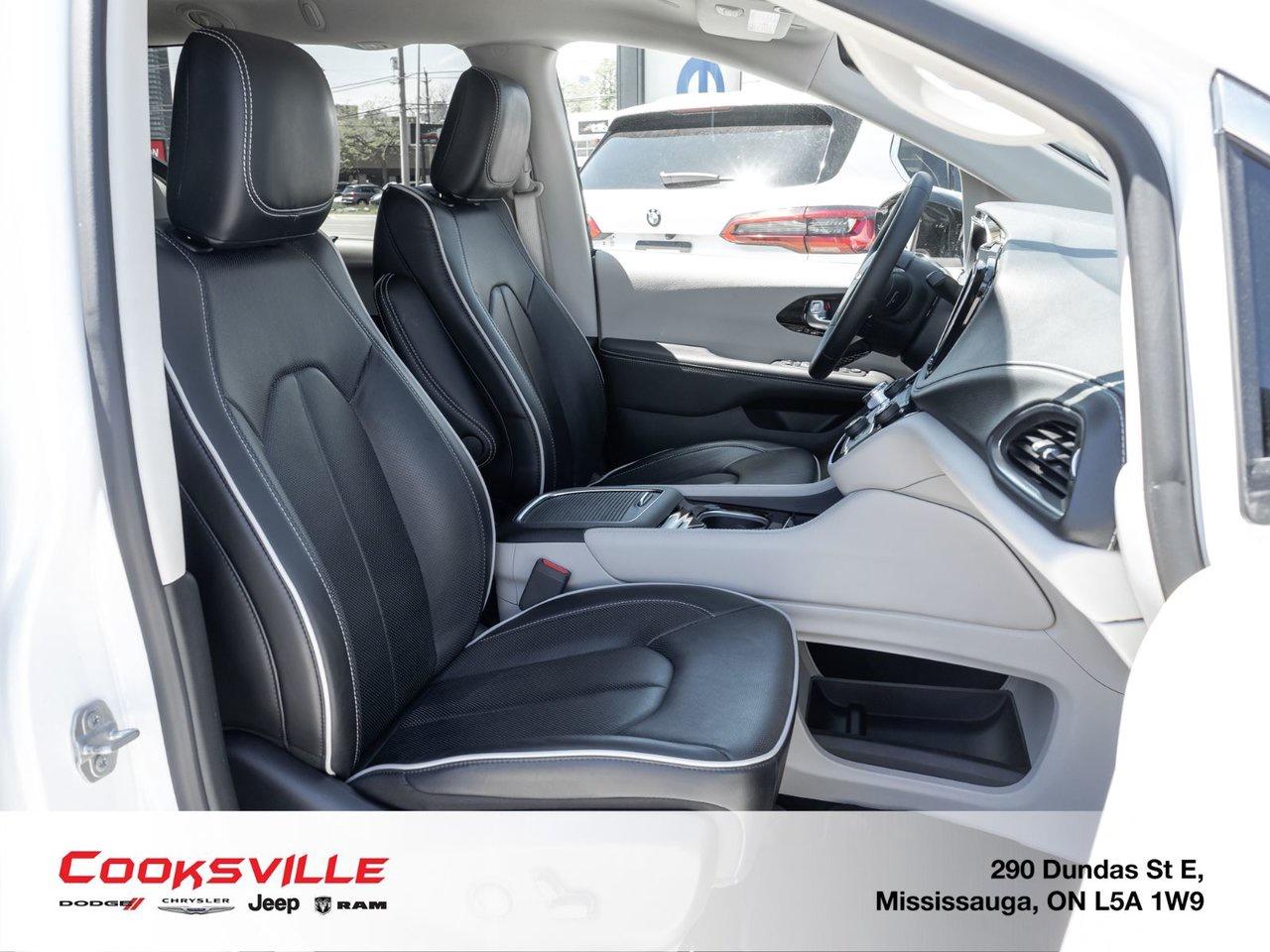 2024 Chrysler Pacifica Limited FWD Photo