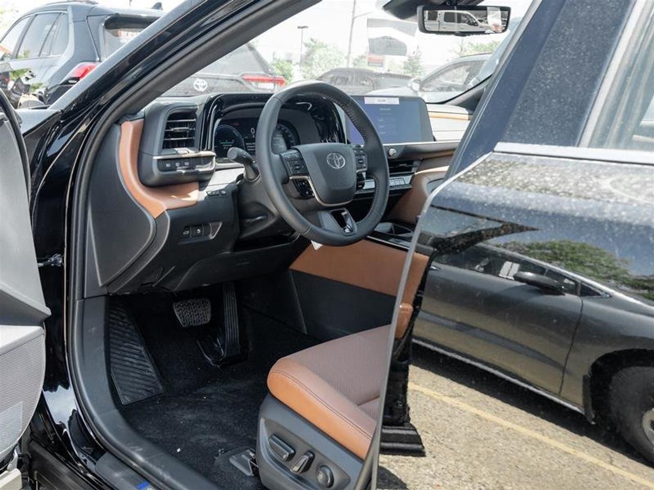 2026 Toyota Crown Signia Limited Photo