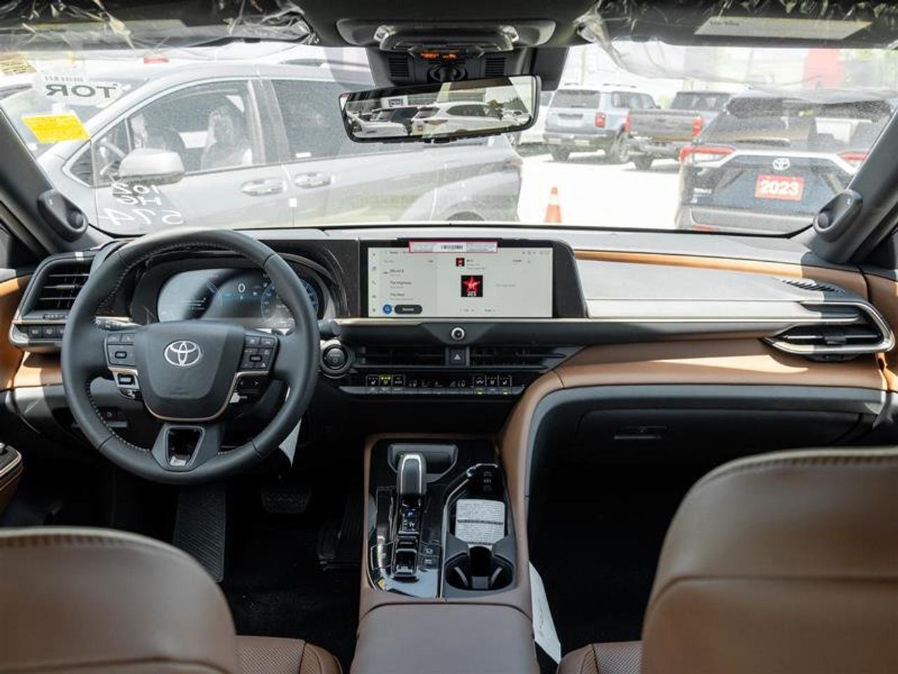 2026 Toyota Crown Signia Limited Photo