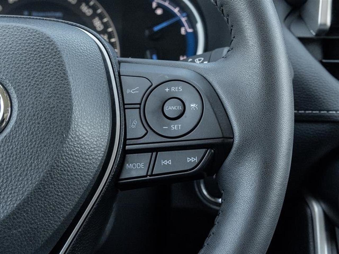 2025 Toyota RAV4 Hybrid XLE AWD Sunroof | Backup Cam | Heated Seats | XLE Photo