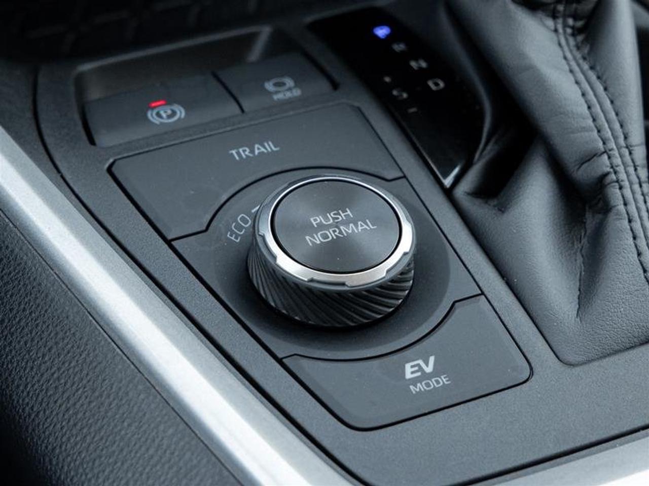 2025 Toyota RAV4 Hybrid XLE AWD Sunroof | Backup Cam | Heated Seats | XLE Photo