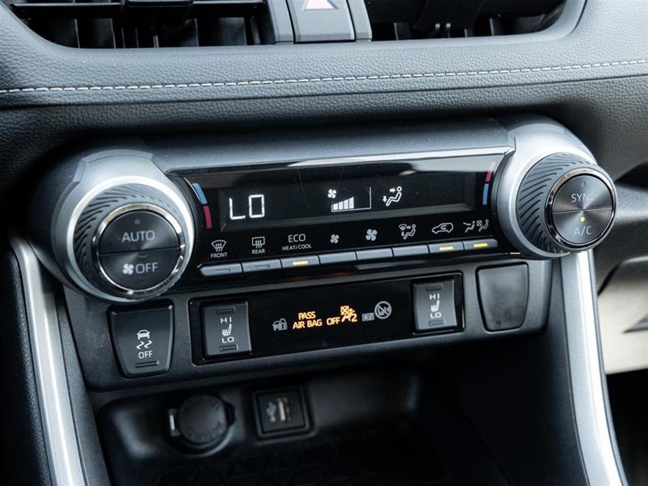 2025 Toyota RAV4 Hybrid XLE AWD Sunroof | Backup Cam | Heated Seats | XLE Photo