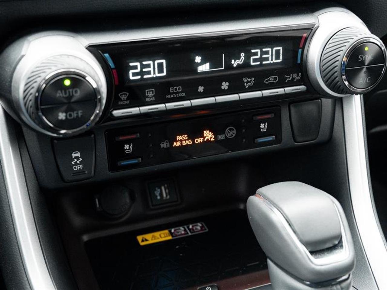 2025 Toyota RAV4 Limited AWD Sunroof | JBL Audio | Vented Seats | Front Cam | AWD Photo