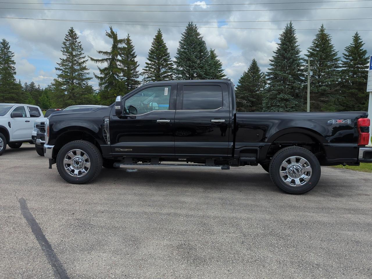 2026 Ford F-250 Lariat Crew Cab 4x4 Photo2