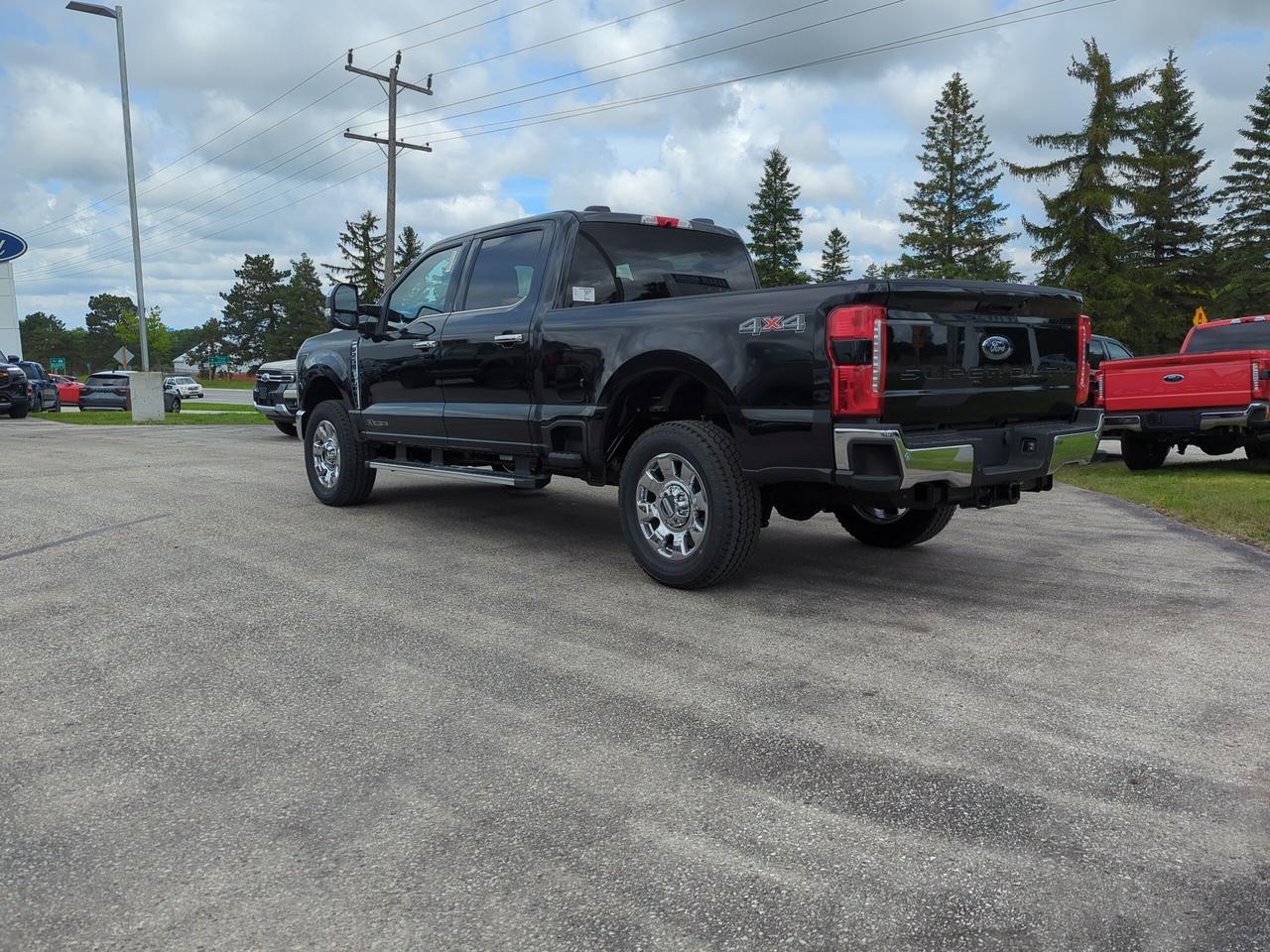 2026 Ford F-250 Lariat Crew Cab 4x4 Photo3