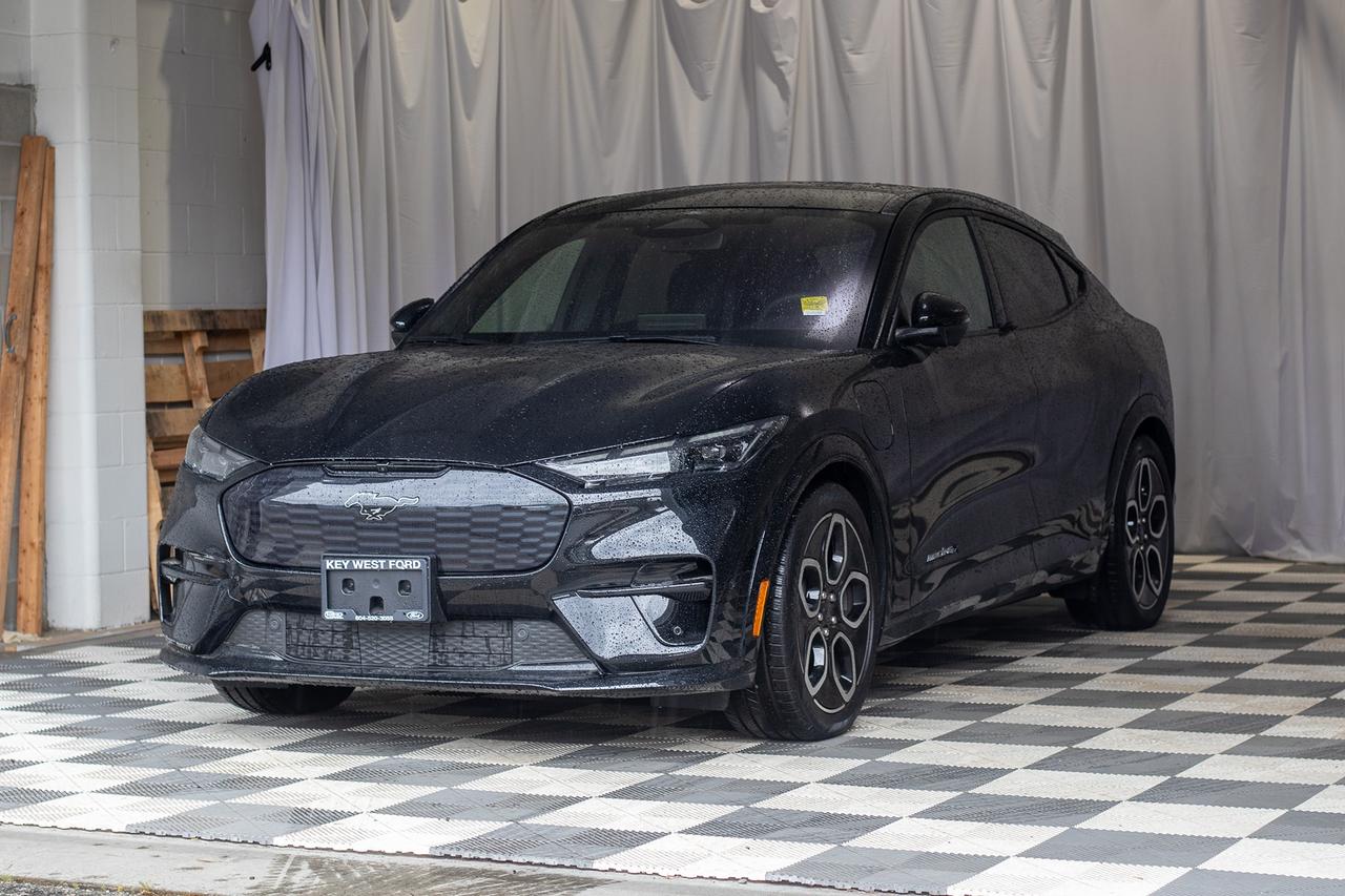 2024 Ford Mustang Mach-E GT AWD Photo0