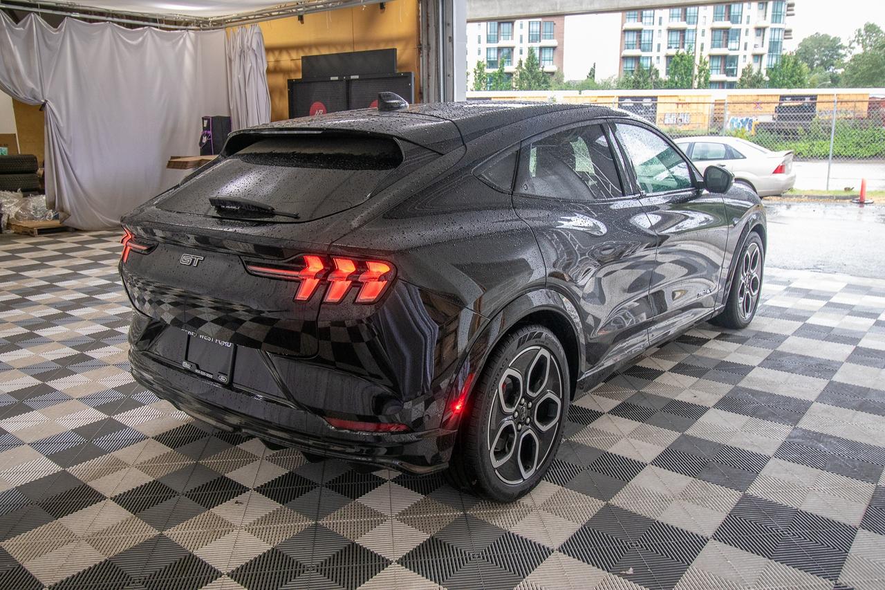 2024 Ford Mustang Mach-E GT AWD Photo4