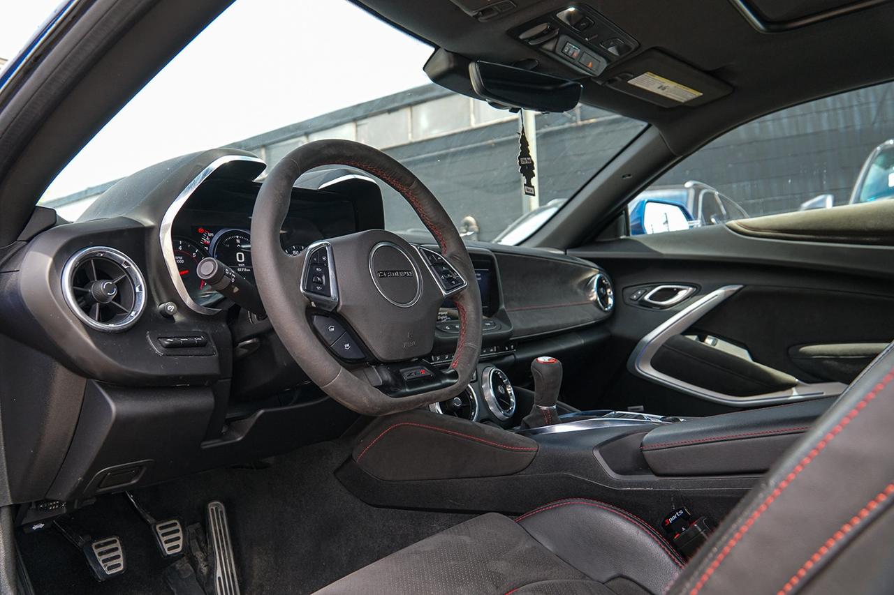 2020 Chevrolet Camaro ZL1 Coupe MANUAL |HUD|RECARO SEATS|COOLED SEATS| Photo